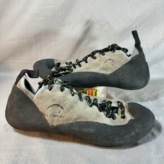 Free Climbing Spain Shoes Women US 11 Men 10 Gray Suede Lace Up