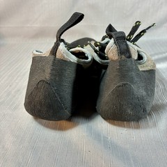 Free Climbing Spain Shoes Women US 11 Men 10 Gray Suede Lace Up