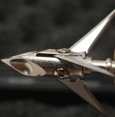 8-Pack 3-Blade Fixed Pivoting Hunting Broadheads (100/106 Grain Stainless Steel)