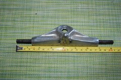 Vintage INDEPENDENT TRUCK PAIR OF SKATEBOARD TRUCKS 7.6″ -Used Made in USA
