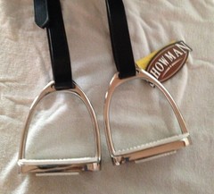 Pair Of BLACK English Adult Stirrup Leathers & 4 3/4″ Irons Stirrups Pads Saddle
