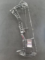 NEW Darton Archery TriTech 31 RH Hunting Bow 70lbs 25-30.5 In Draw Black *Read*