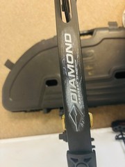 Diamond Archery Infinite Edge Pro RH 70 lb Compound Bow – B12489