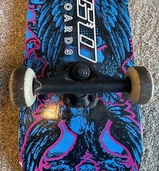 Avigo Vintage Skateboard 50mm Wheels Grip Blue Pink Black Design 31in X 7.5in