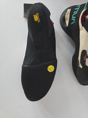 La Sportiva Mantra Men’s Climbing Shoes, Chalk, M43.5
