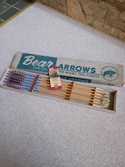 Vintage Broken/Parts Fred Bear Wood Arrows & Razor heads In Box