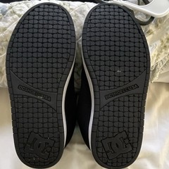 DC shoes court graffik black and white skate shoes size 10.5