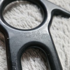 CMC Rescue 8 Figure Eight Rappelling Descender 5f04 Mbs 13.5 Kn 10084m 0074