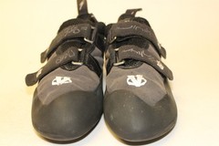 Evolv Defy VTR eco-TRAX Biginner Rock Climbing Mens Size 9 9.5 Black Strap Shoes