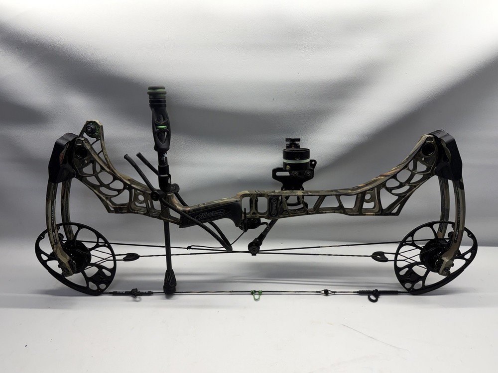 MATHEWS V3 27 COMPOUND BOW W ACCESORIES 70 LB DW