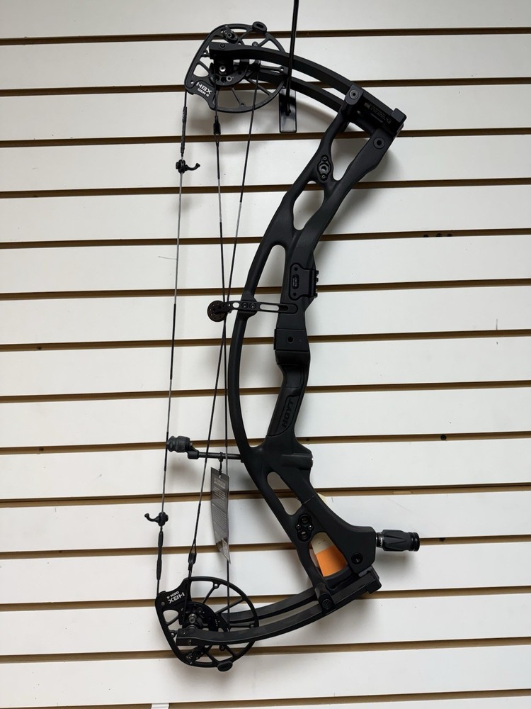 NEW Hoyt RX-9 Right Hand Black 70# 25-30″ Compound Bow