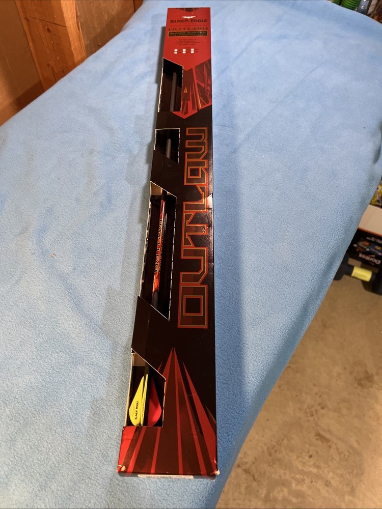 Black Eagle Outlaw Fletched Arrows 500 Spine 6 Arrows New In Box No Tips