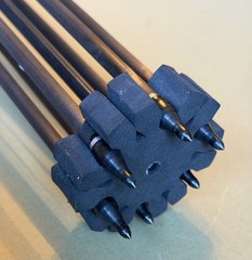 Gold Tip Warrior 500 Arrows, Set Of 6 With Arrow Tube Red Blue Carbon