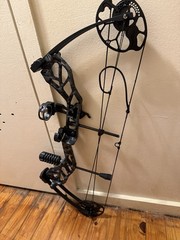 Topoint Archery Starting 31 Right Hand Compound Bow 19-70lb 19-30in w/ Case