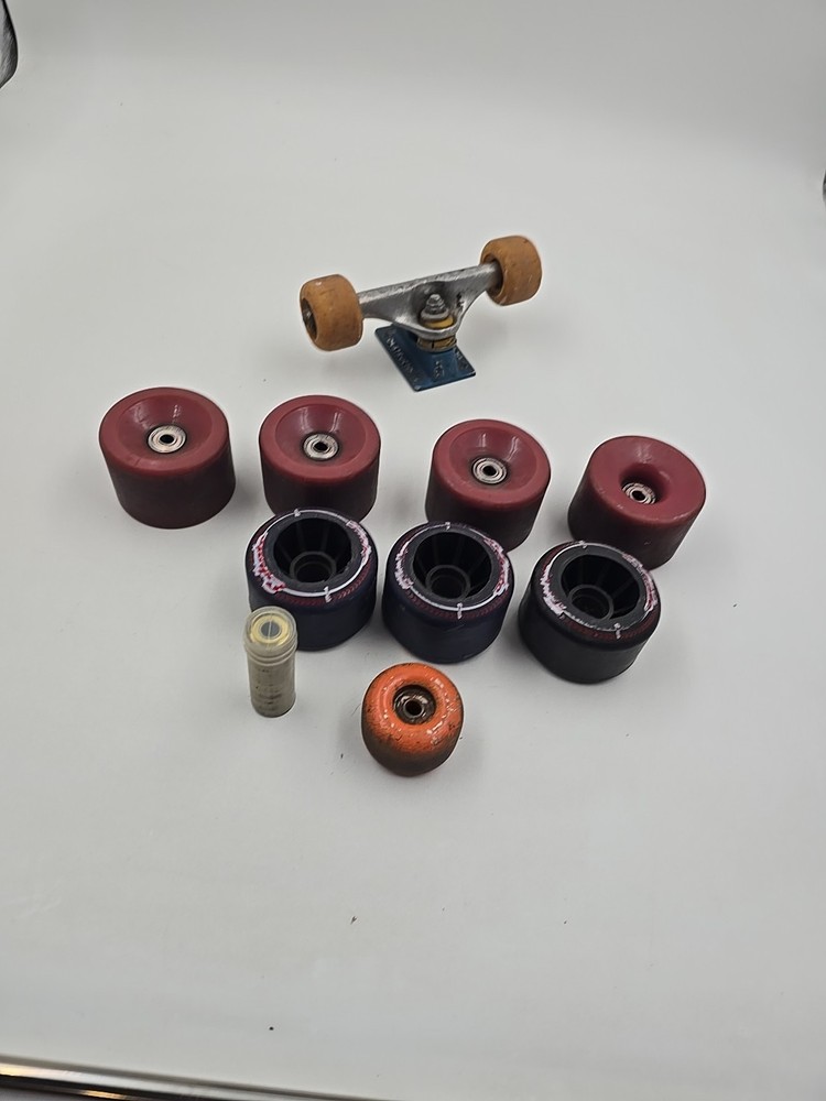 Misc . Skateboard Wheels And Bearings Condition Unknown