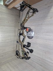 Used Hoyt Torrex XT Right Hand Camo 60-70lbs package