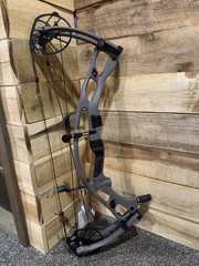 Brand New Hoyt RX-9 Tombstone Compound Bow