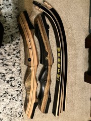 Bear Archery Grizzly Recurve Bow RH 60in 45lb 28in Draw A1560R