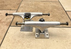Thunder Polished Skateboarding Trucks 147 Hi Polished 8.0 Axel