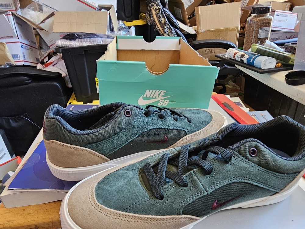 Nike SB Malor Seaweed/Burgundy Crush-Khaki Men’s Skateboarding Shoes Size 9