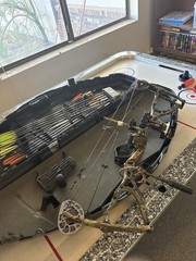 Bowtech Guardian RH Camo Compound Bow 50-70lb 25-30.5in Draw 33.75in