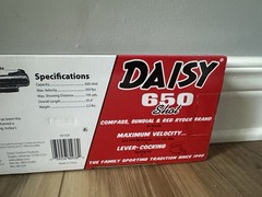 Red Ryder Carbine Daisy 650 Shot «A Christmas Wish» BB Gun w/ Compass Sundial