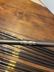 Gold Tip Triple X Plus Carbon Arrows 32 in, Black Shafts,Vanes, points and nocks