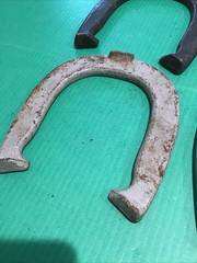 Set of 4 VTG DIAMOND DULUTH DOUBLE RINGER FORGED HORSESHOES 2-1/2 LB A & B (B)
