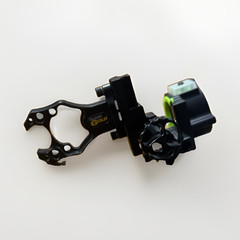 Black Gold 1-Pin Archery Sight, Black & Green Color