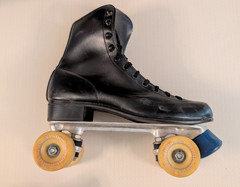 Chicago Roller Skate Co Leather Roller Skate – Powell Bones Wheels – Size 11