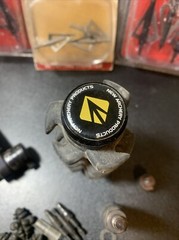 Quality Archery Designs Ultra Hunter Drop Away Rest Righthand Allen Broadhead