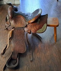 Vintage SIMCO 5567 Western Horse Saddle With Metal Trim