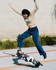 Impala Saturn 8.25″ Robin Eisenberg LIMITED EDITION Skateboard Complete – New!