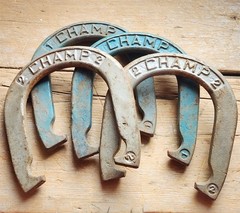 VINTAGE SET OF (4) CHAMP BRAND HORSESHOES 1 & 2 BLUE AND GRAY USA 2.25 POUNDS