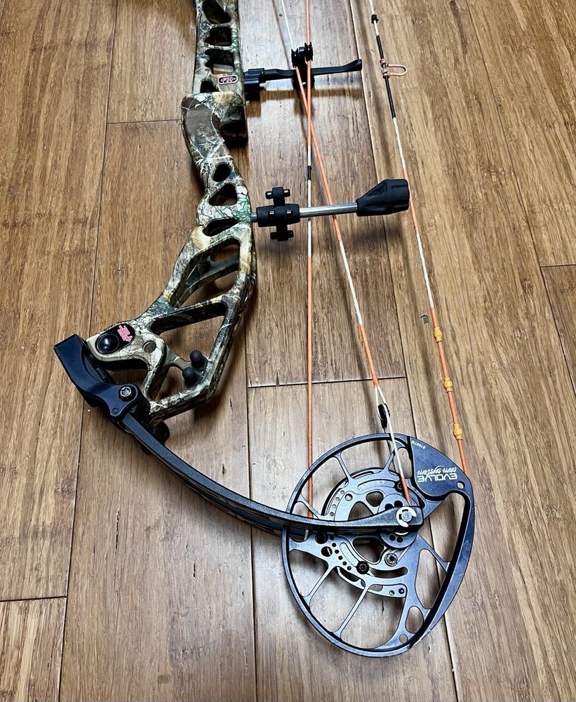 PSE Evoke 31 RH 55-65# 24.5-30” Camo 90% LO Compact & Fast Hunting Bow