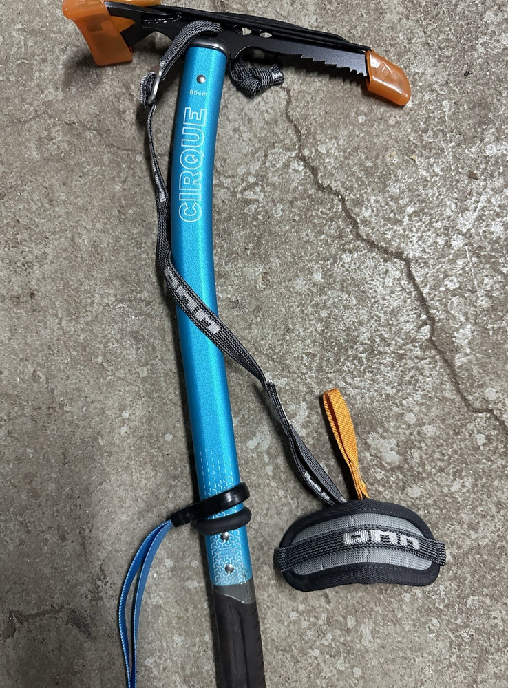 Petzl Cirque 60cm Ice Axe with Adze and Wrist Leash, Blue – Ice Tool