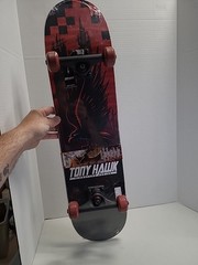 TONY HAWK SIGNATURE SERIES SKATEBOARD 31 Inches Red Black