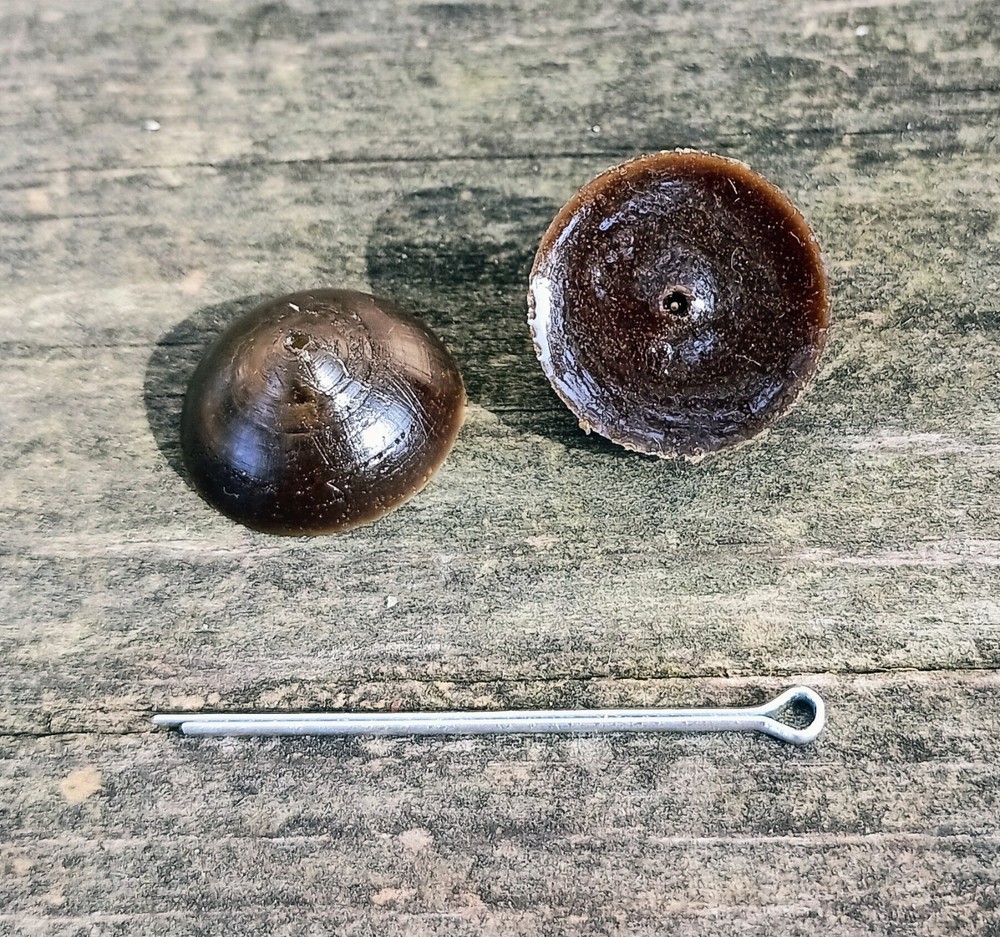 Brush buttons, Frisk Archery Hush Buttons. New for October 2025! Brown. Quiet!