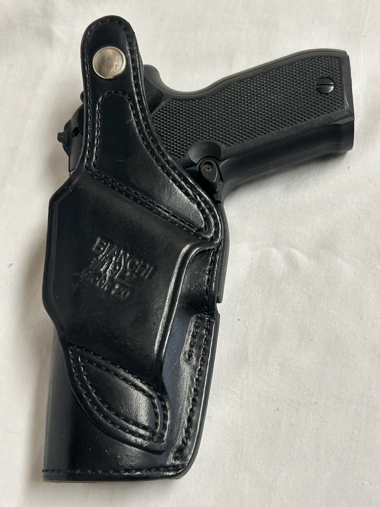Gamo PT-80 Semi-Auto CO2 Pellet Pistol .177 Cal Pre-owned Bianchi Holster #19l2