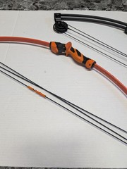 Barnett Compound Bow Set WildHawk Vertigo Orange Red Dual Limb Archery Youth