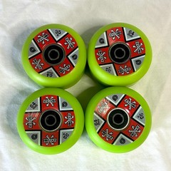 VINTAGE Powell Peralta CROSS BONES Green Wheels