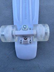 SWELL 22″ SKATEBOARD COMPLETE WHITE WASH GLOW In The Dark Light Up Wheels Video