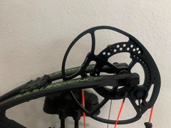 Bear Resurgance compound bow right hand 70# Seller Pays shipping