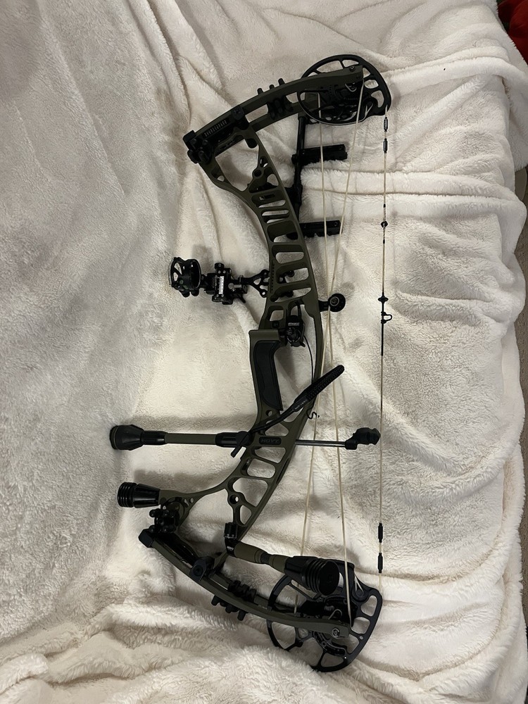 Hoyt VTM Thirty One Compound Bow Green & Black, 26.5-30in Draw Length
