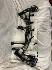 Hoyt VTM Thirty One Compound Bow Green & Black, 26.5-30in Draw Length