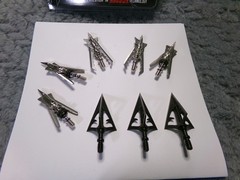 5 Rage Hypodermic mechanical Broadheads 100 Grain Slipcam + 3 unknown EUC