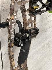 Hoyt Alpha X 33, RH, In Elevated 2 camo, 60-70 lbs