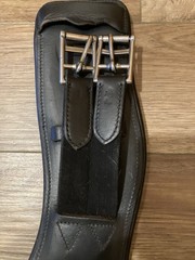 24” Ergonomic Dressage Girth, Elbow Relief