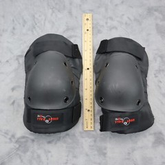 Eight Ball Outdoor Safety Gear Adult Small Black Wrist Elbow Knee Pad Protection