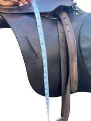 Barnsby Leng 19″ Made in England with a deep seat and adjustable stirrup bars.